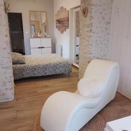 & Du Bien-etre Holiday home Courgains