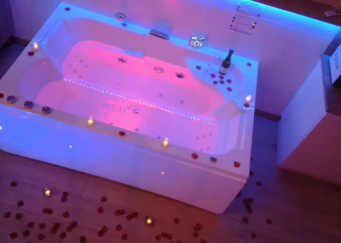 בית נופש La Etoilee - Balneo Privative Courgains