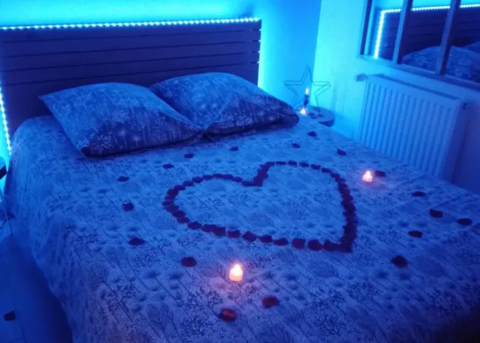 בית נופש La Etoilee - Balneo Privative Courgains