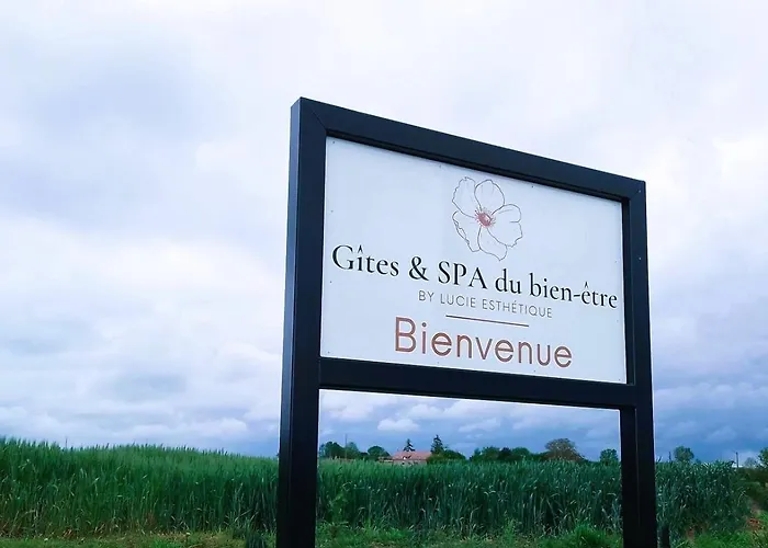 La Etoilee - Balneo Privative בית נופש Courgains